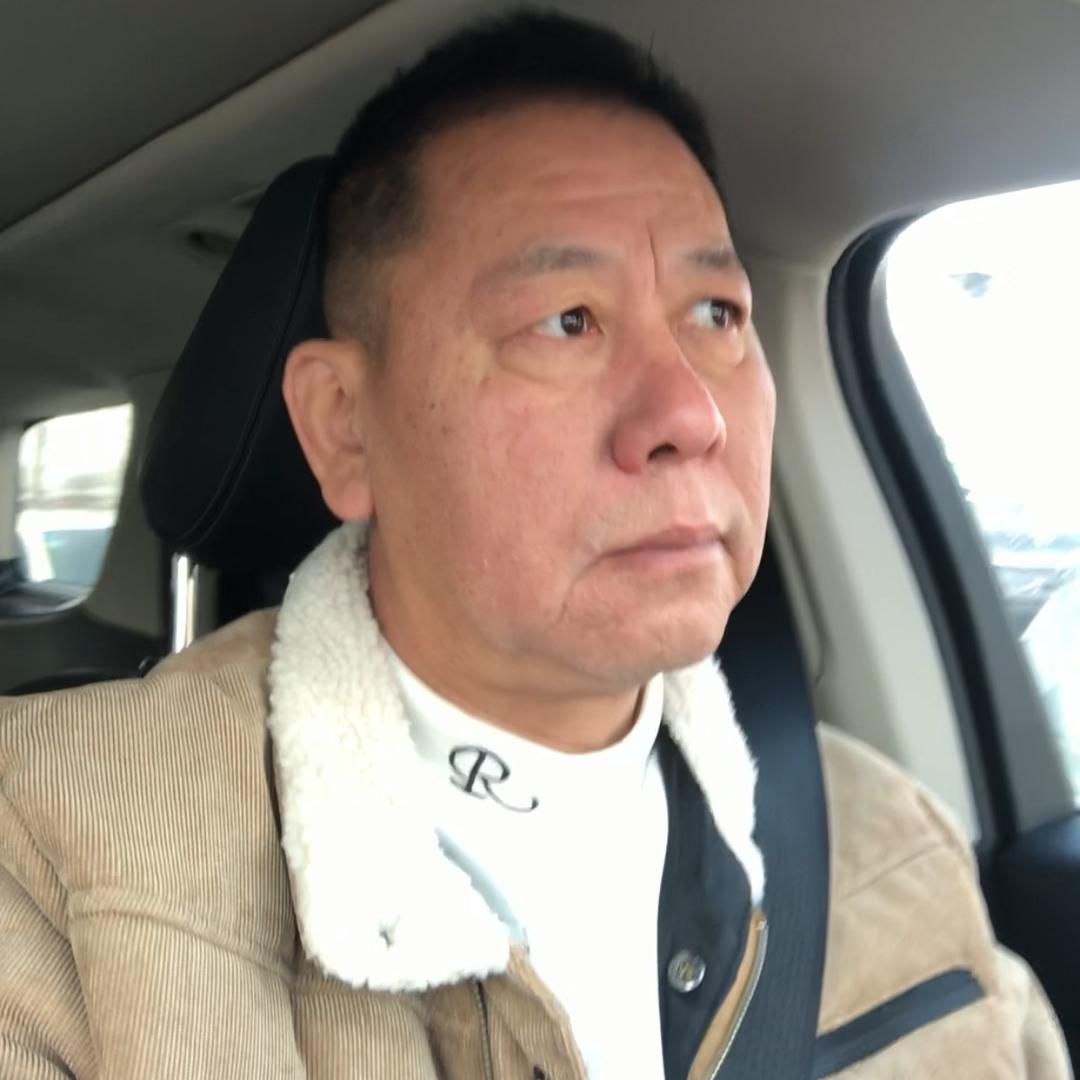 何艳伟  油画工作室