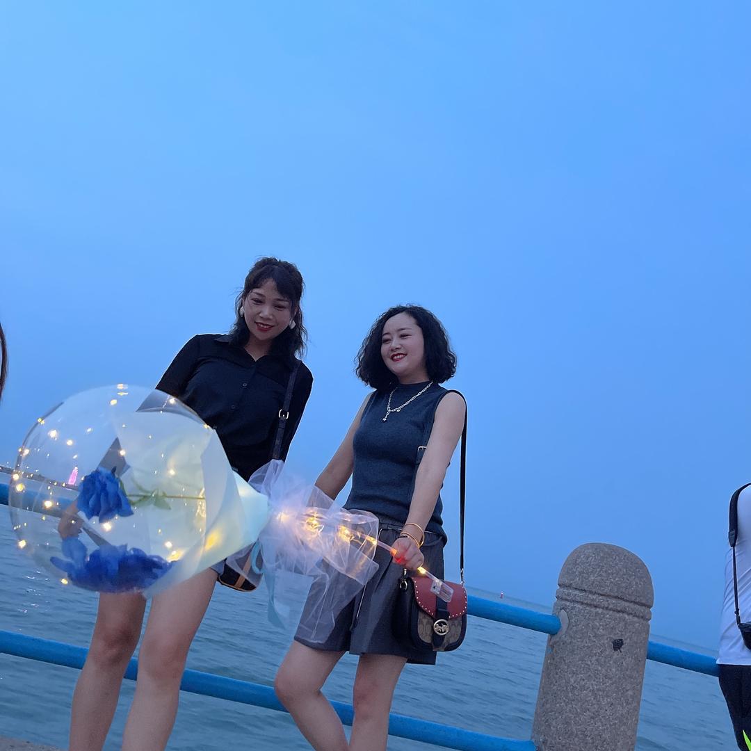 格调衣橱的小店大美丽和二美丽