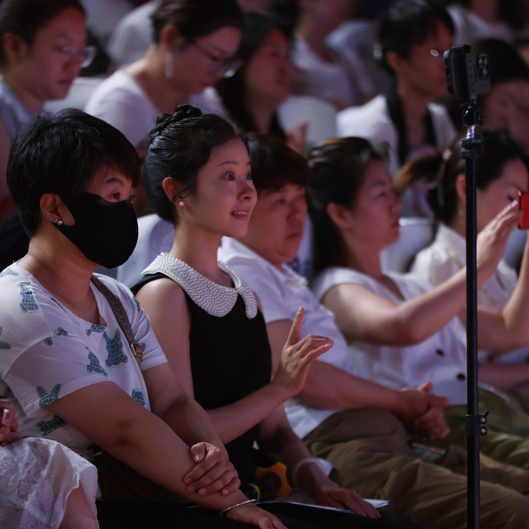 是桔子老师吖