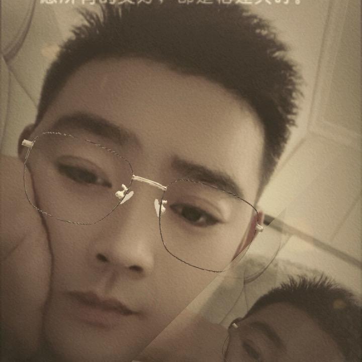 开收割机的海哥