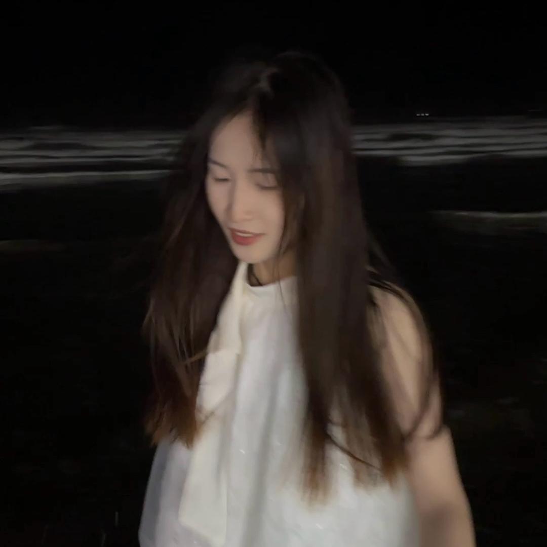 周周-