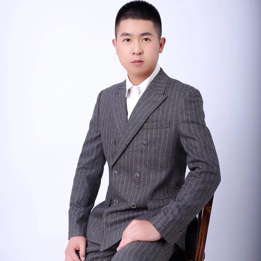 烧烤大棚露营基地主理人