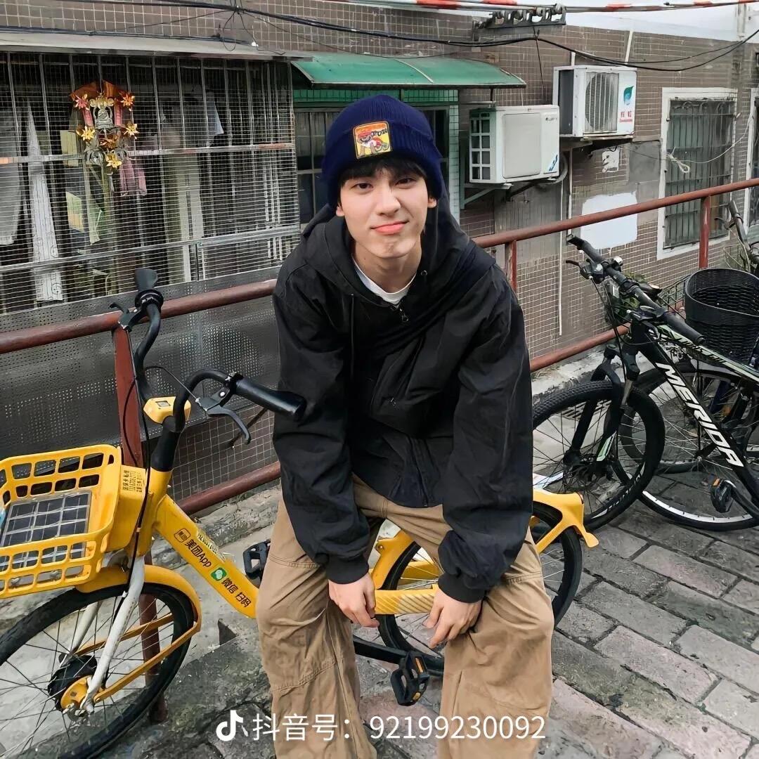 自由的T