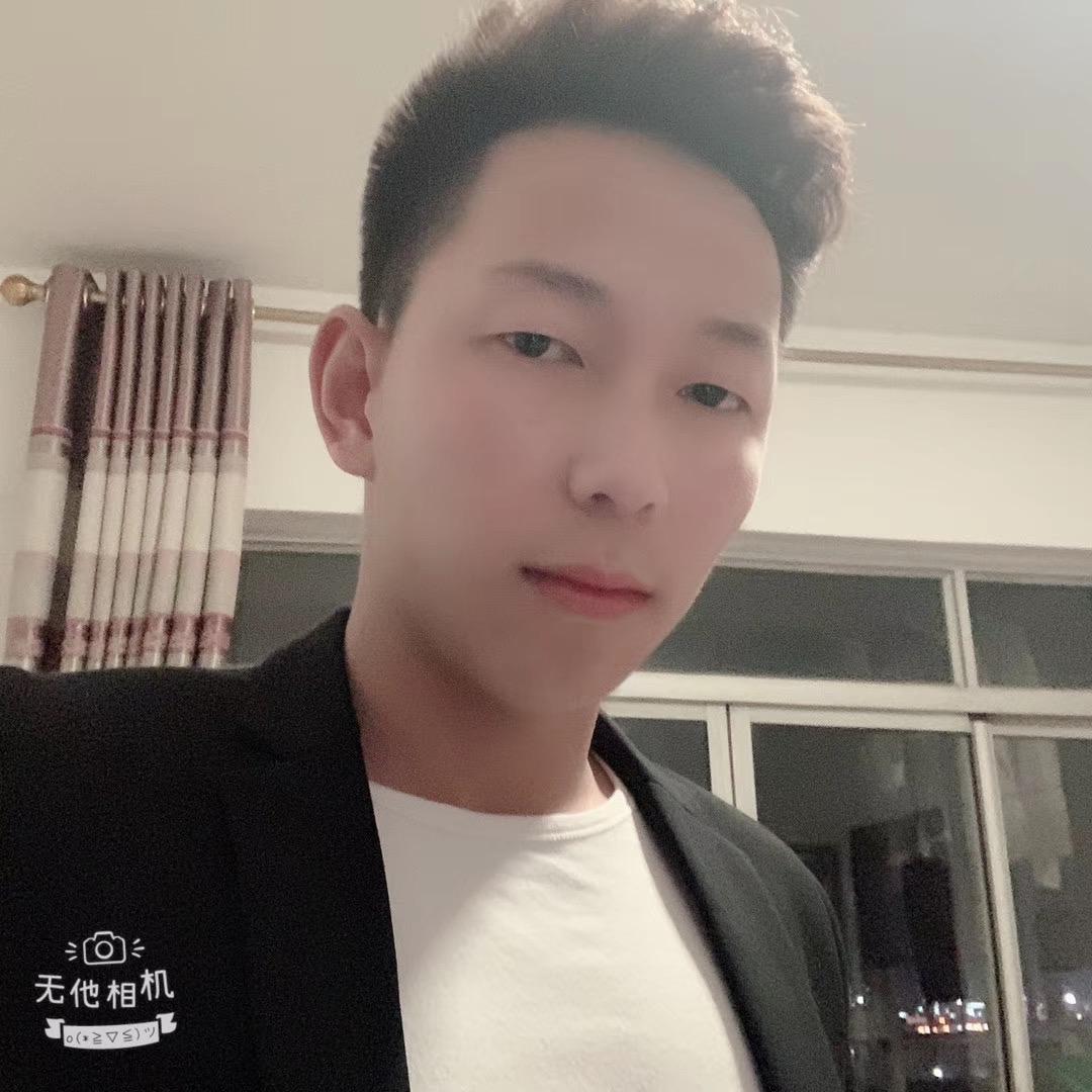 拥有八块腹肌开挖倔机的男人