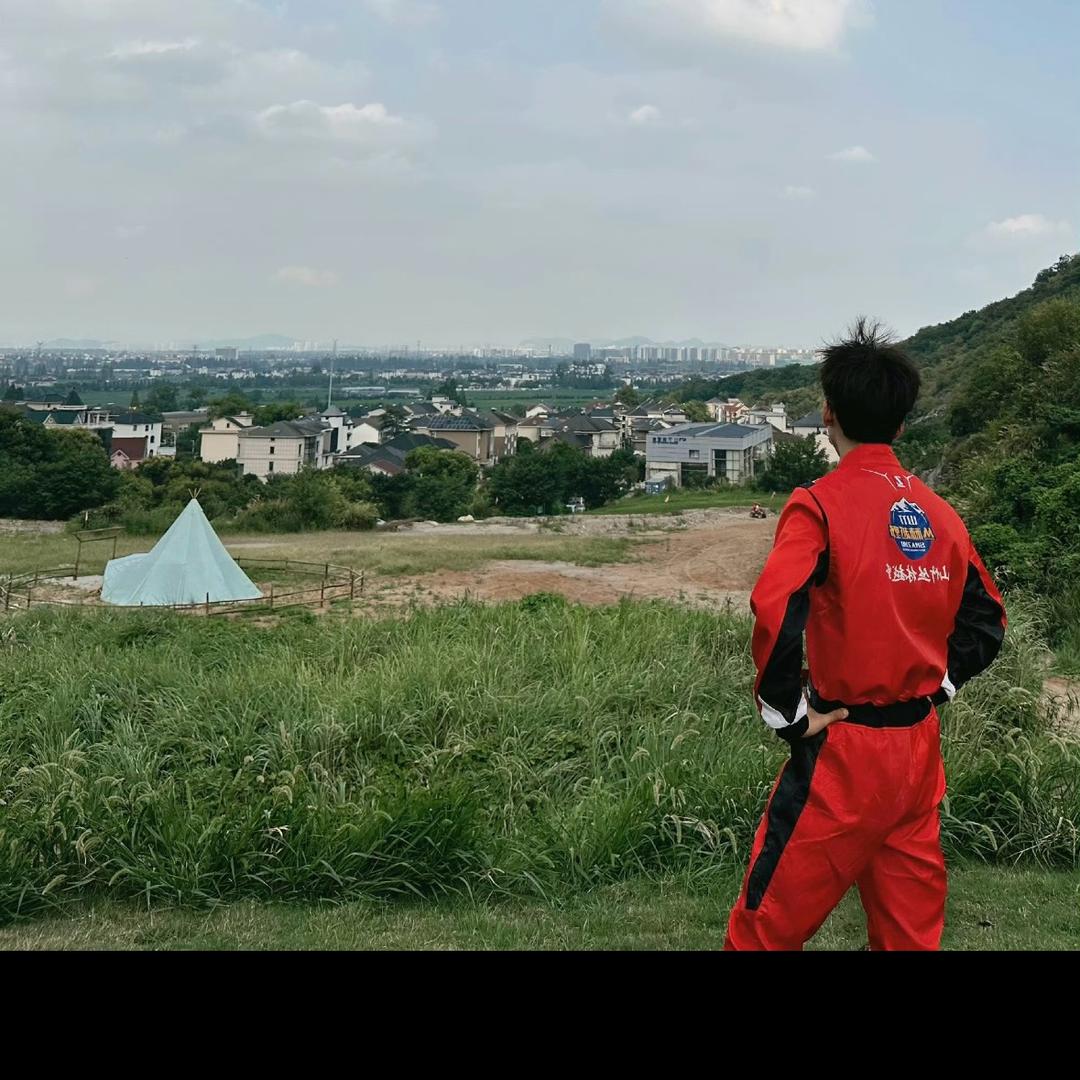 阿炜确实黑！