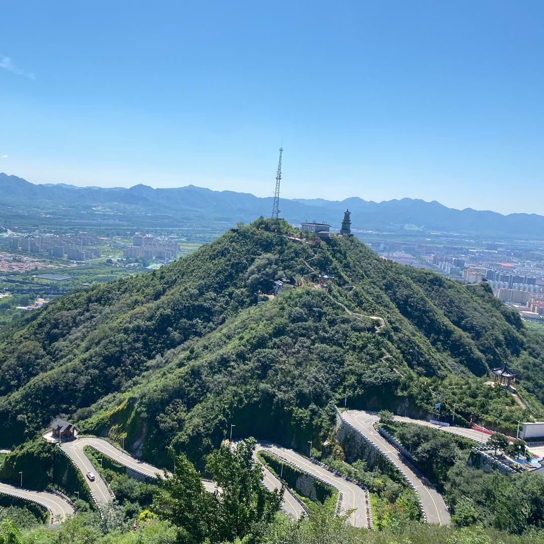 吹过山边的风