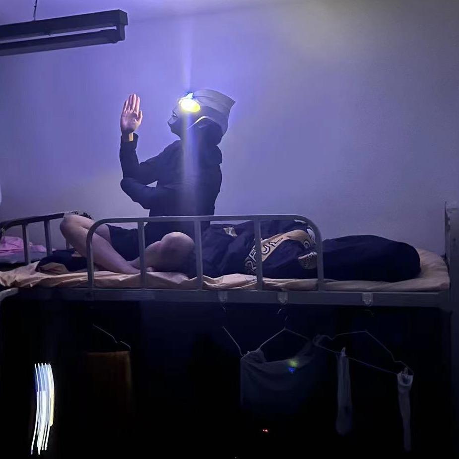 下山的路有点吵