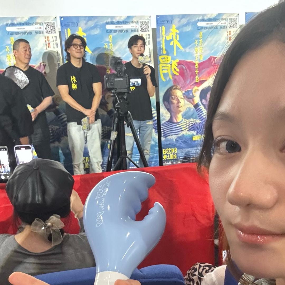 👨‍👩‍👧‍👧🐱🐶🦀