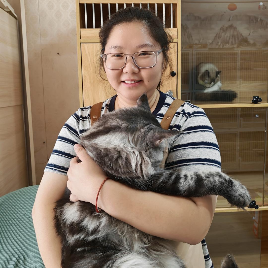 胖妮爱养猫