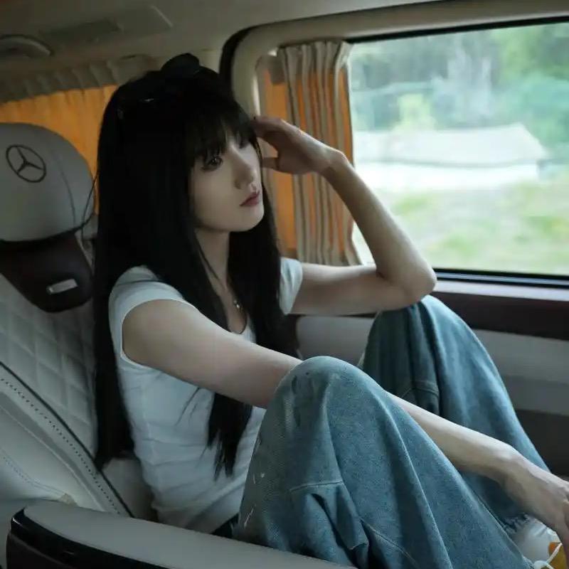 爱美食的小可爱