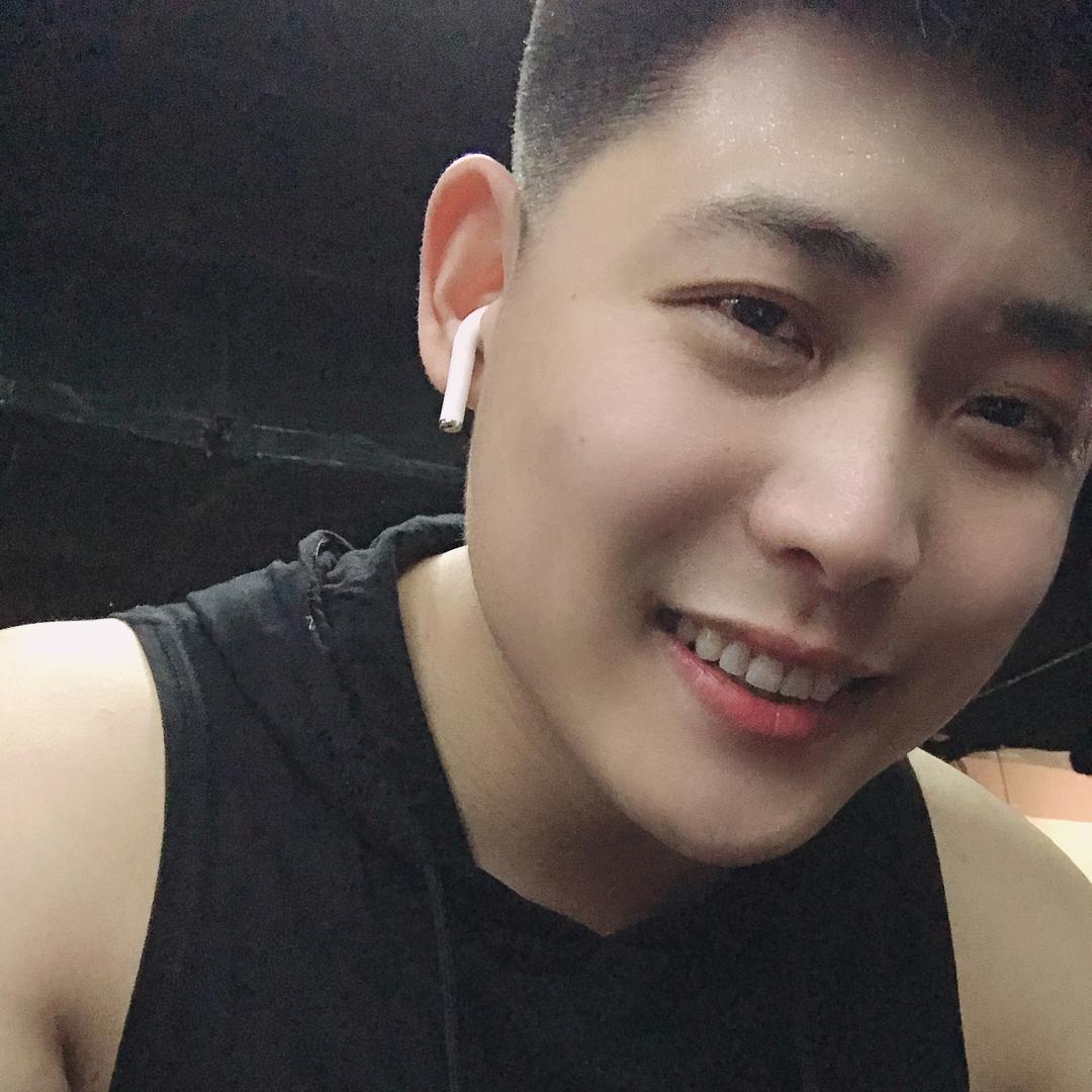 蓦然回首，那人却在，灯火阑珊处。