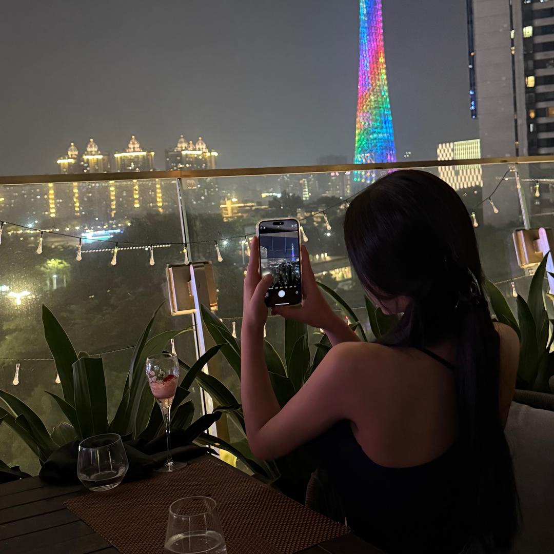 伍百万服装主理人～青儿啊