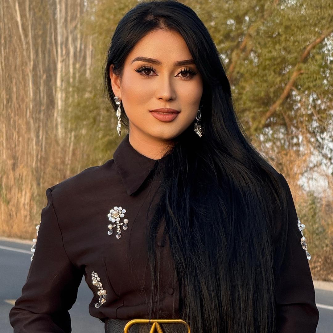 哎斯特迩公司-依拉 🦋