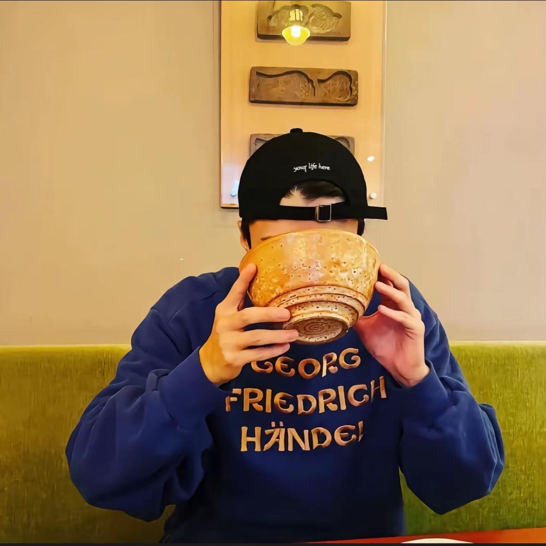 𝑨𝒏𝒐𝒙𝒊𝒂.