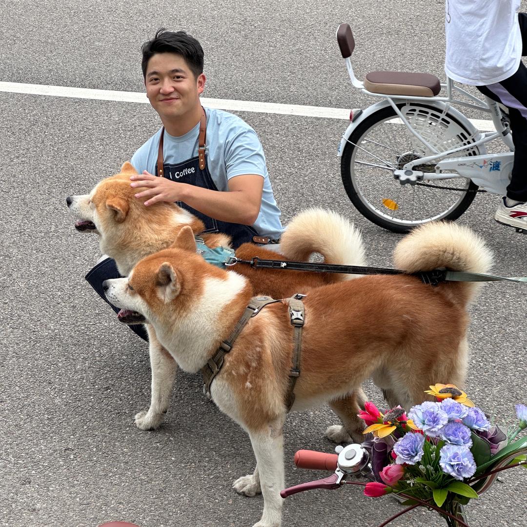 爱运动的罗大鹏（大理领队）