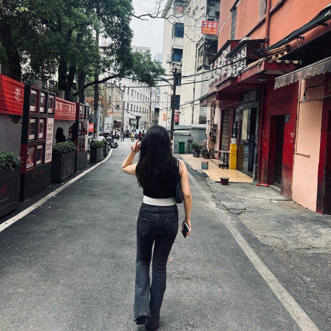 一只羊角包