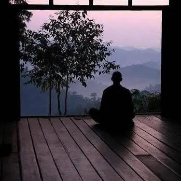 广州霓议贸易有限公司