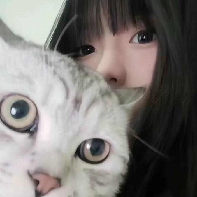 爱打台球🎱 莹莹