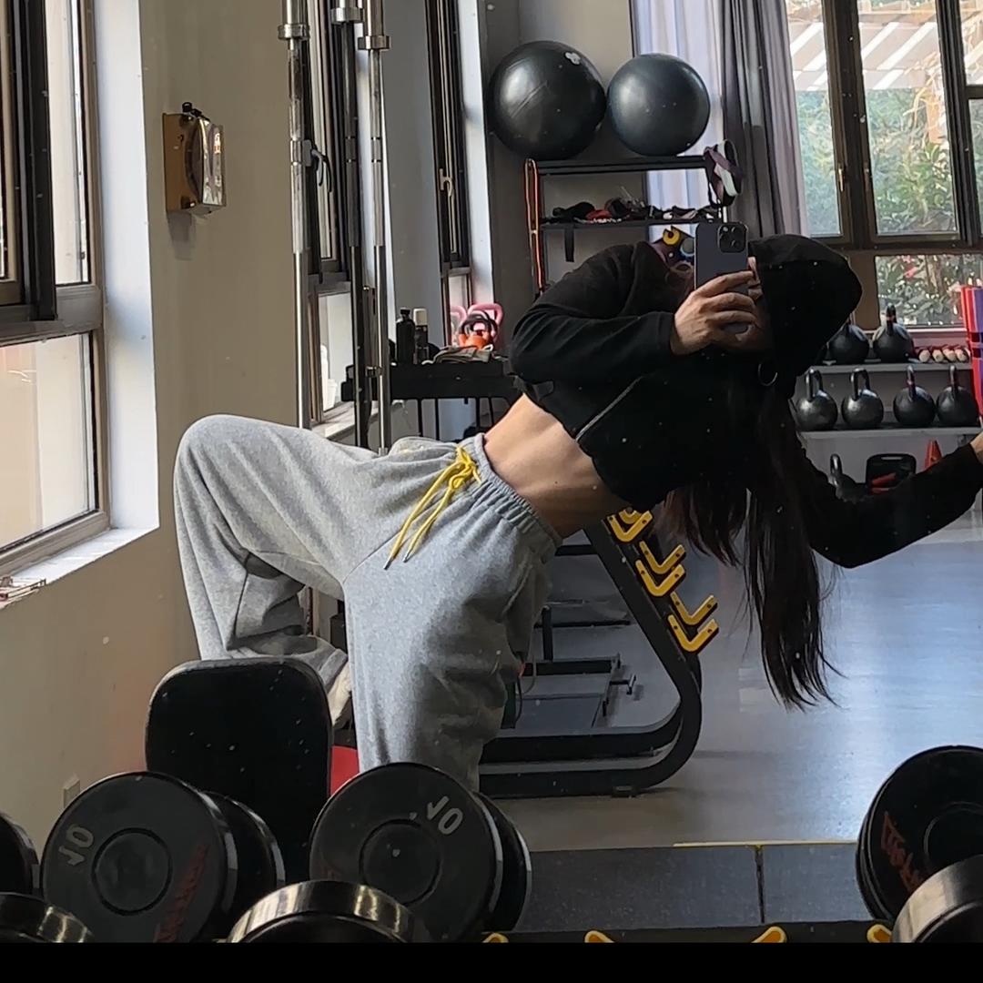 女性马甲线、🍑臀