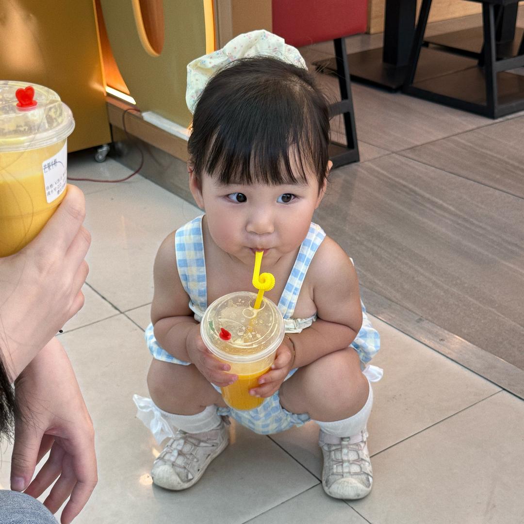 云小朵童装店