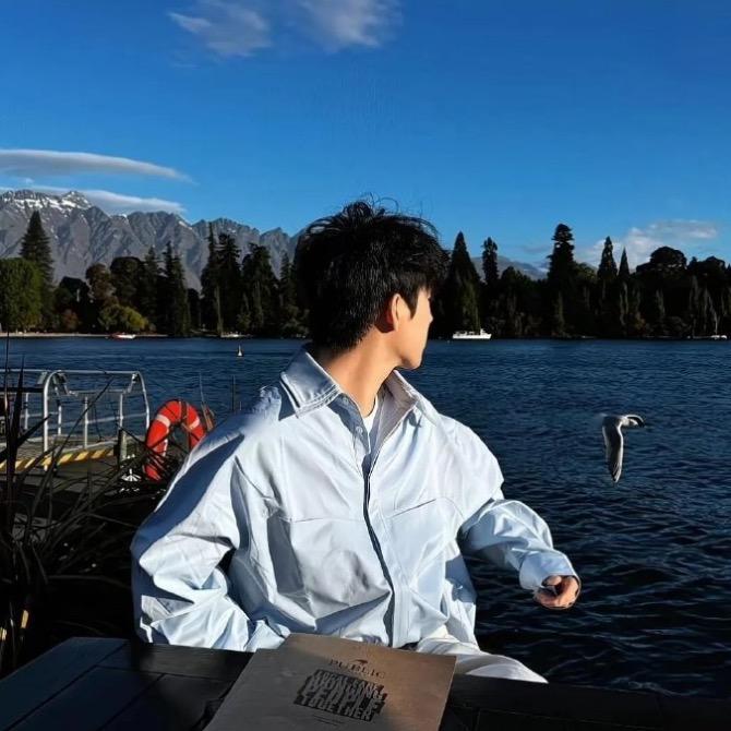 莱莱在搬砖(努力版)