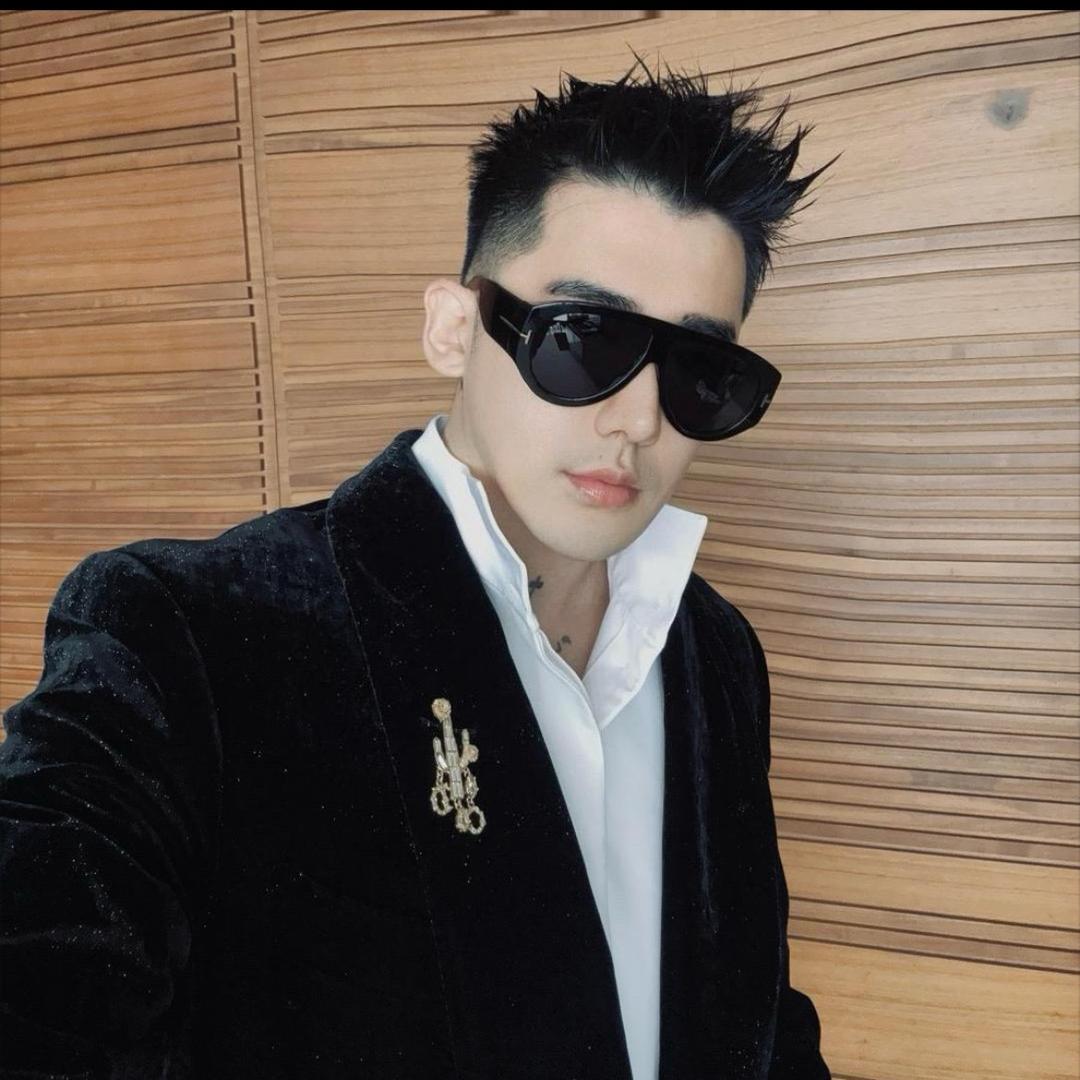 杨圣坤的衣橱