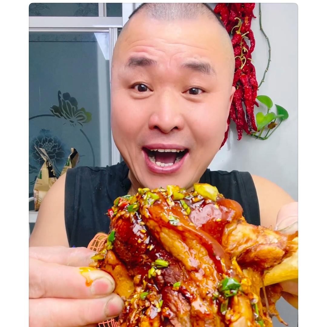 二哥（爱美食）