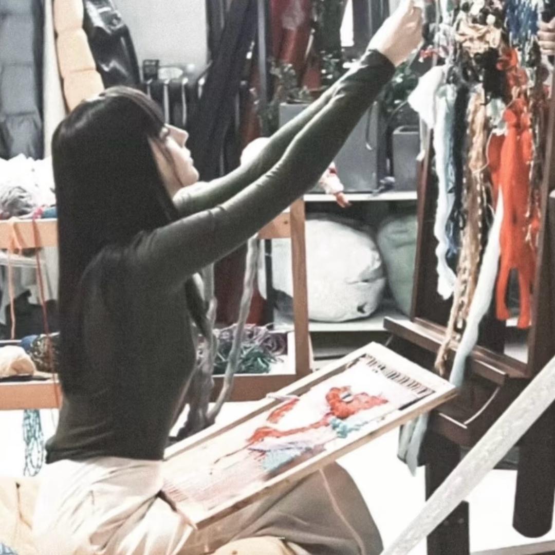 楼底卖菠萝的美艳大蜈蚣