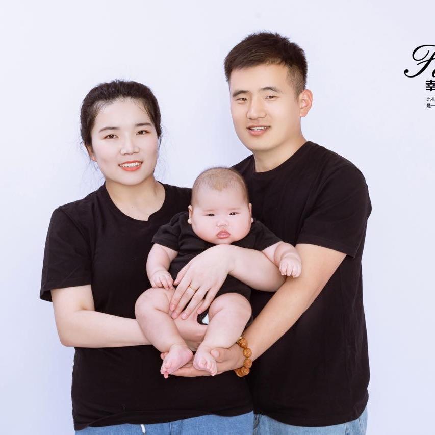 小眼睛帅哥39625