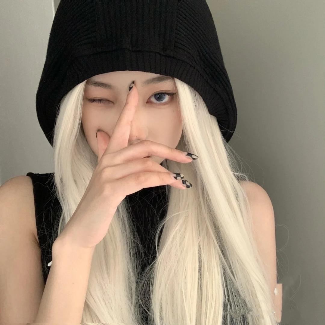 黑色魔豆女装