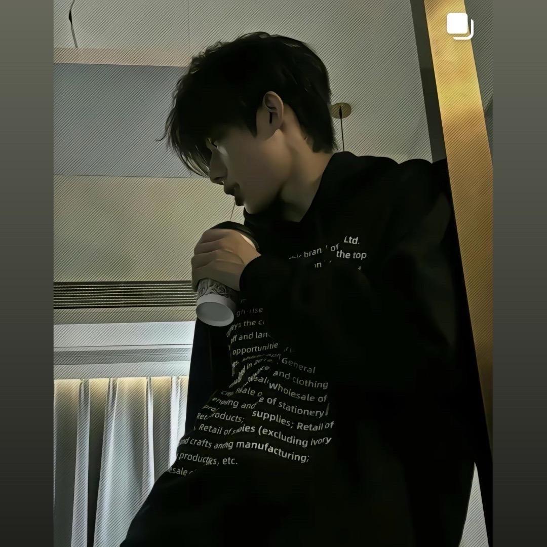 小伤😈👽（跳届神）
