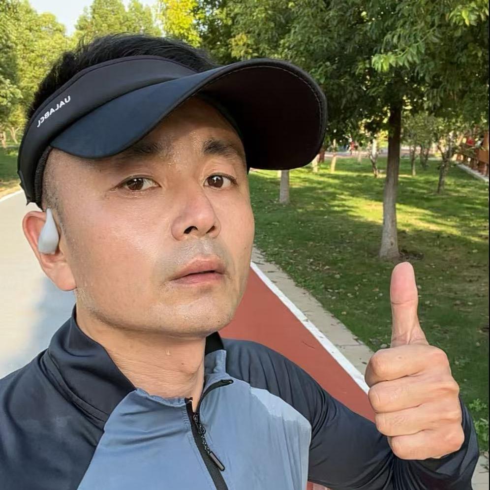 晖哥在慢跑