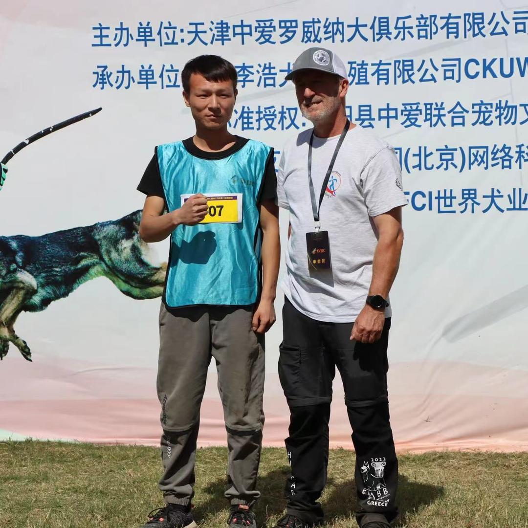 星启训犬俱乐部~郭旭