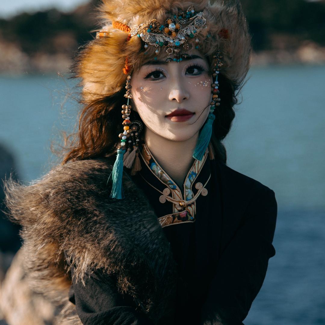 威海族迹女摄cc