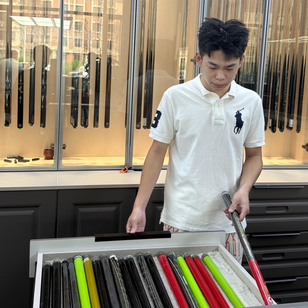 石头爱玩杆🎱(斯睿体育)