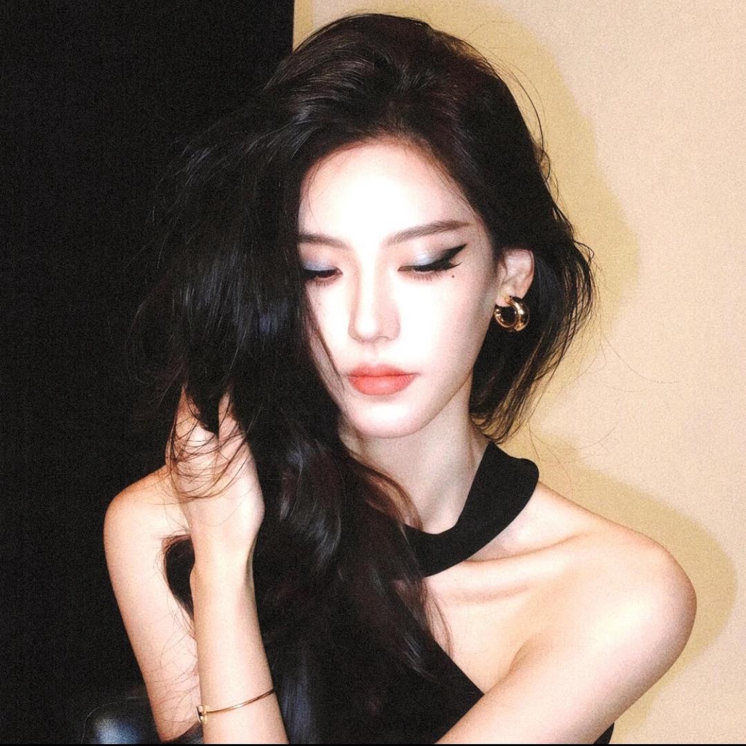 晚iu-
