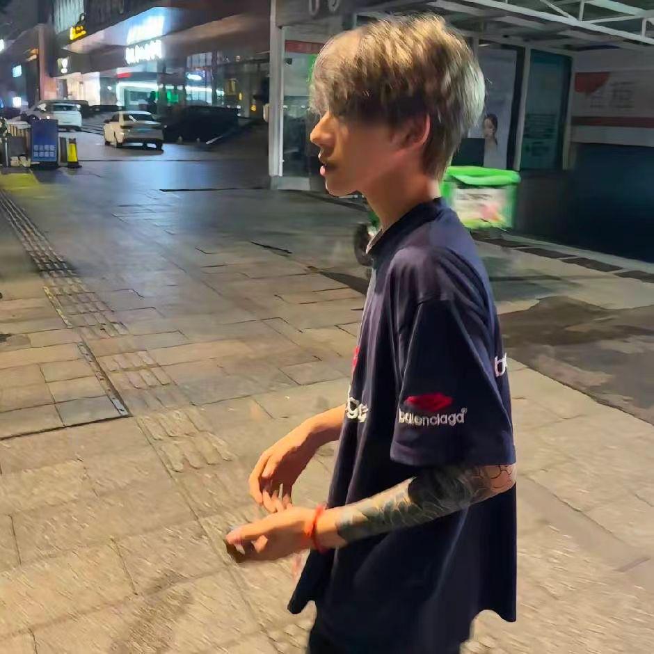 小Y