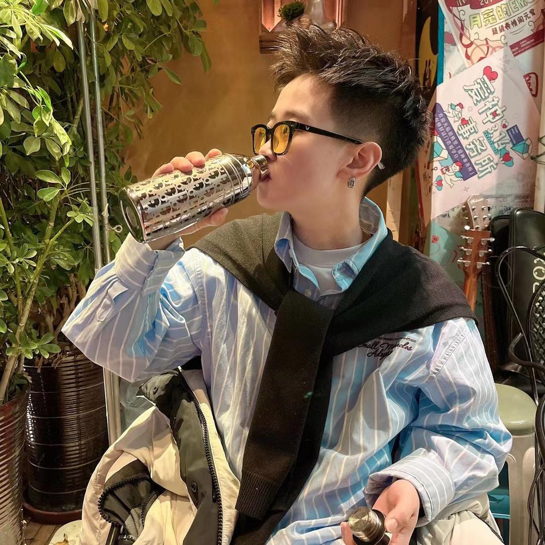 长不大的常虹老师