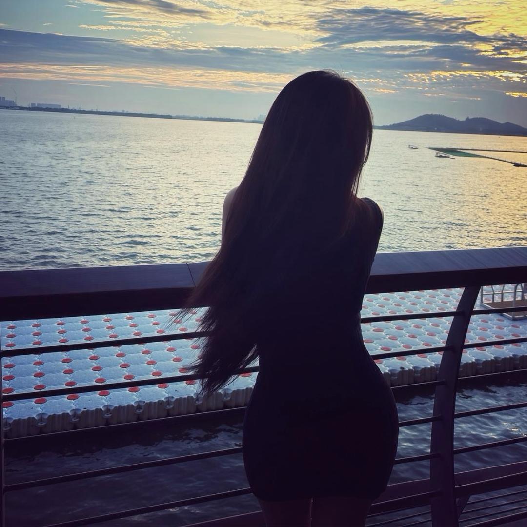 Yy