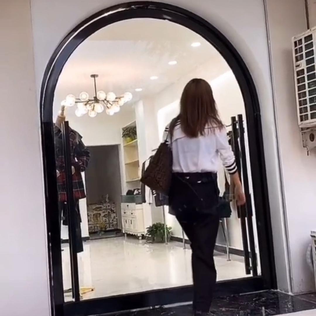 荥阳市简奢服装店