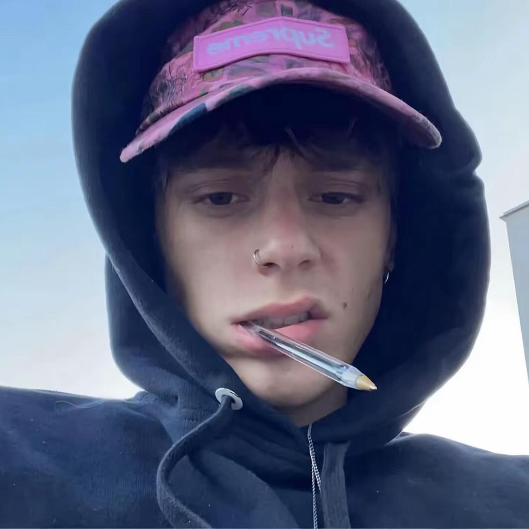 爱喝🧊美式