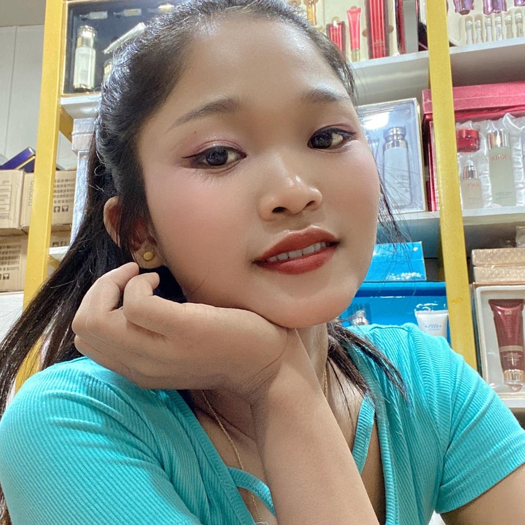 安情妆点。美甲。睫毛。护肤品