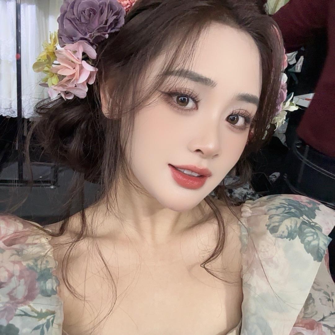 （理）不清（👗👗）在橱窗