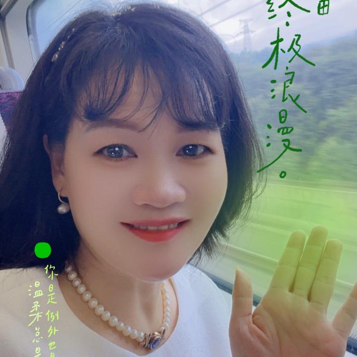 玫琳凯粉车得主：陳愛金