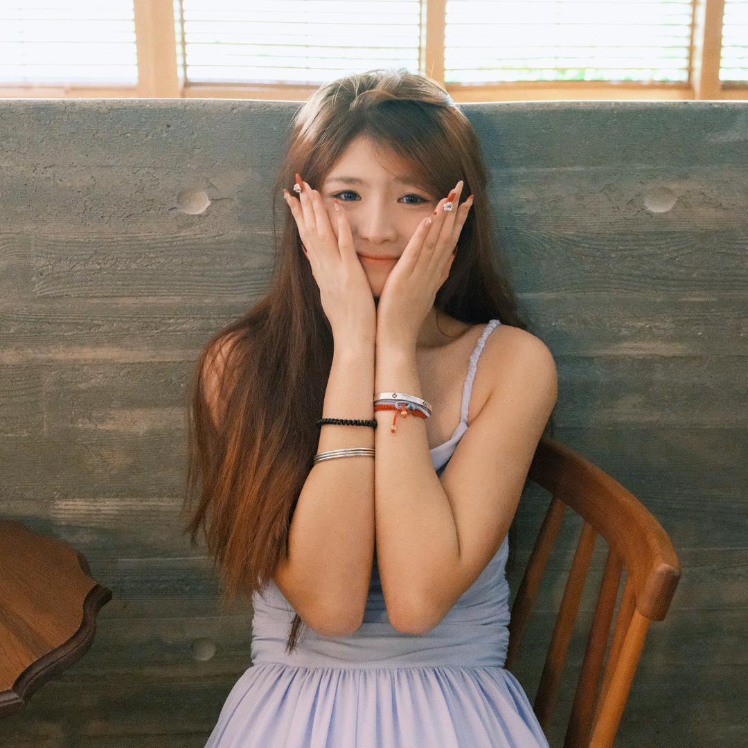 云边有个小卖部