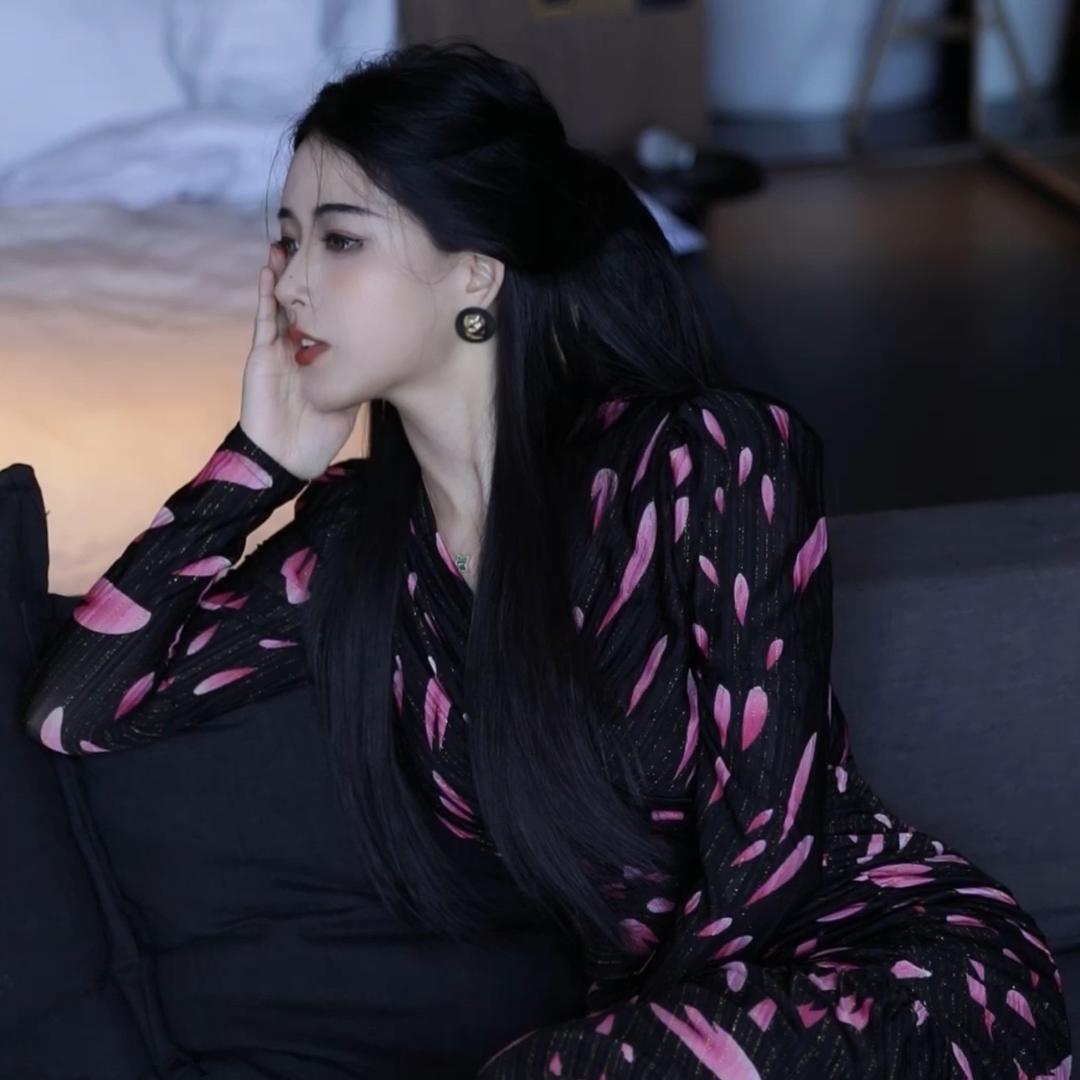 Qi Qi七爷轻奢