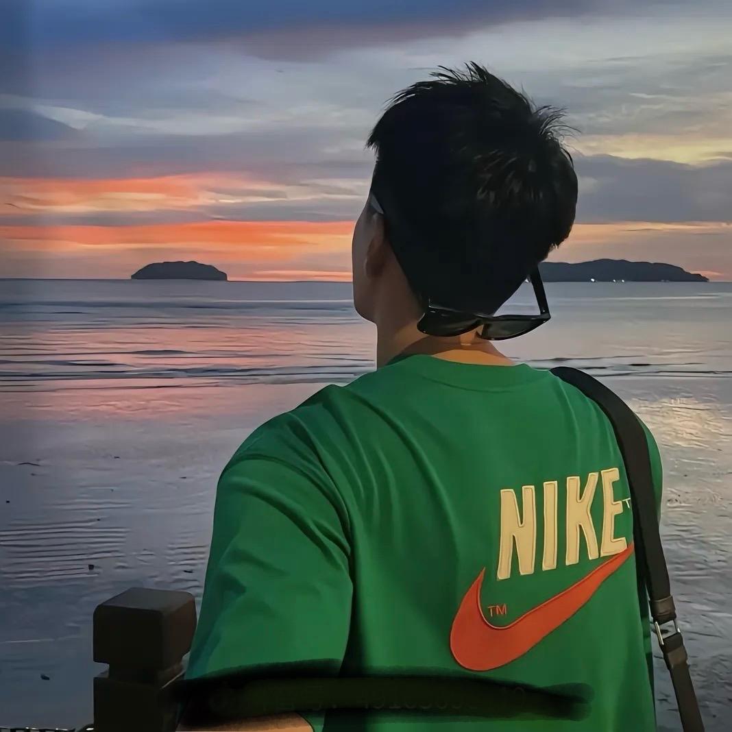 仔依素兄弟餐吧😍😍