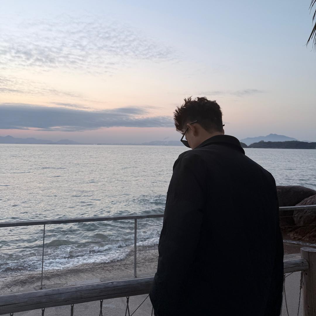 陈默-
