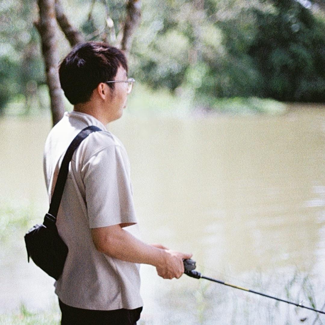 李哥爱钓鱼🎣(求关注版)