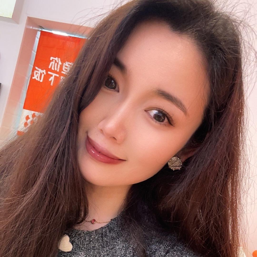 素素爱吃肉🍗